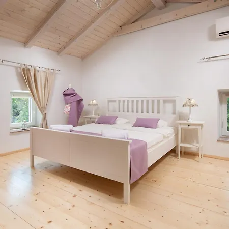 Casa Di Nika Stone Villa With Pool & Jacuzzi 브리비르