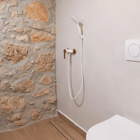 Casa Di Nika Stone Villa With Pool & Jacuzzi