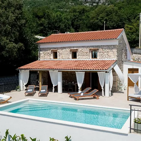 펜션 Casa Di Nika Stone With Pool & Jacuzzi *